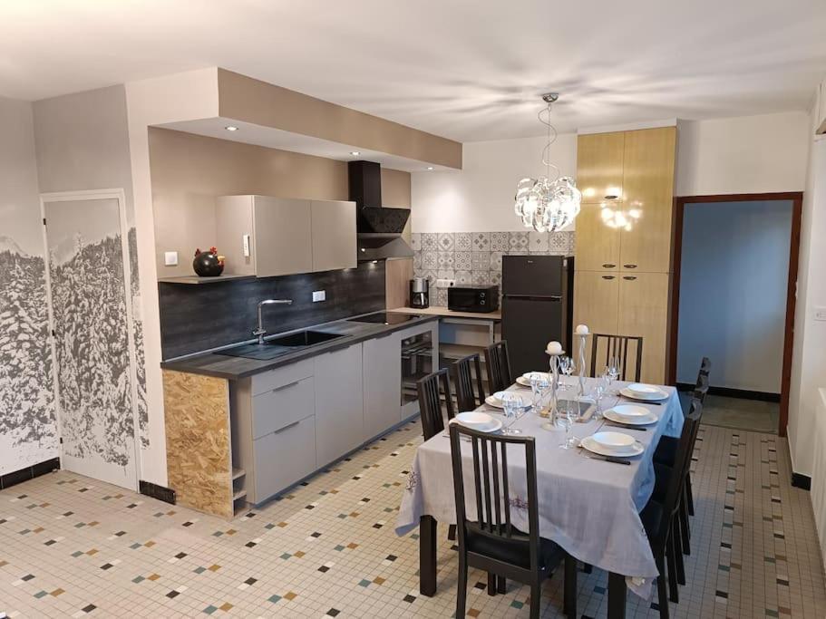 Maison L'hostal Saura Y Roja * Andelat